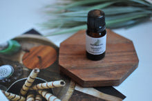 Load image into Gallery viewer, Eucalyptus essential oil