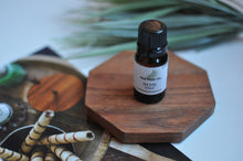 Load image into Gallery viewer, Tea tree essential oil